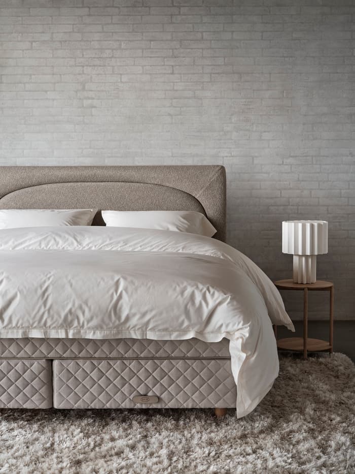 bed-continental-dux-80-sustainable-comfort-pie-comfort-eden-headboard-2-v2.tif